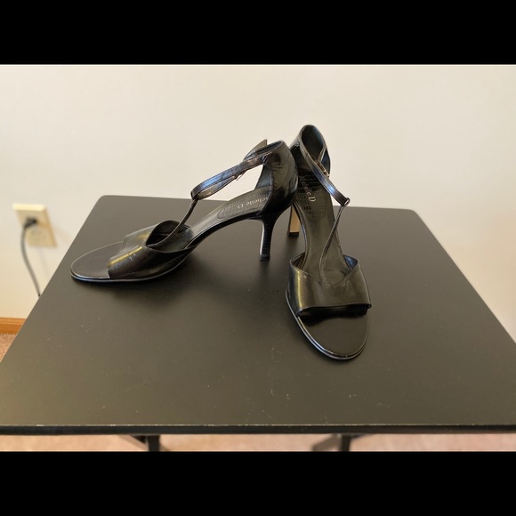 Shoes - Picture 2 of 6